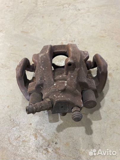 Суппорт задний левый Mercedes-Benz E-Class W212