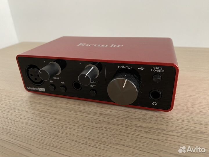 Микрофон, звуковая карта, наушники Scarlett