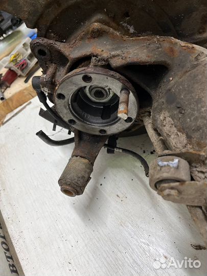 Задний кулак правый всборе bmw e34 бмв