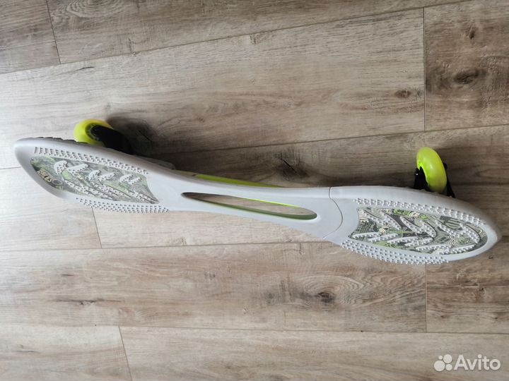 Продам вейвборд со светящимися колёсами