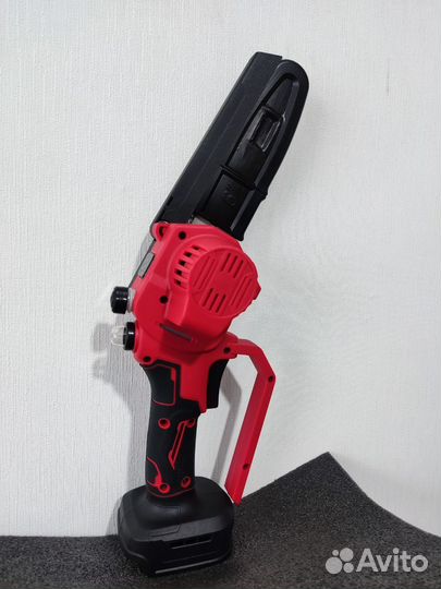 Пила цепная аккумуляторная