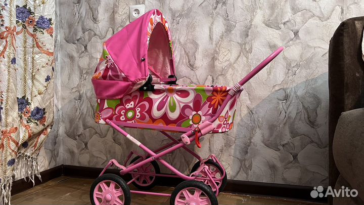 Игрушечная коляска