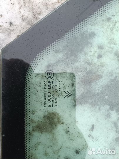 Форточка передняя правая Citroen Xsara