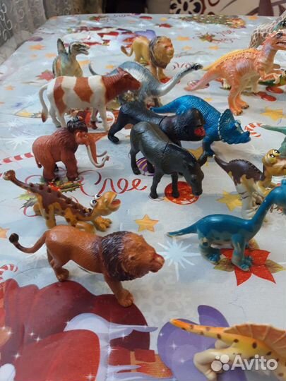 Динозавры и другие животные