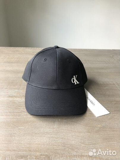 Calvin Klein новая бейсболка оригинал