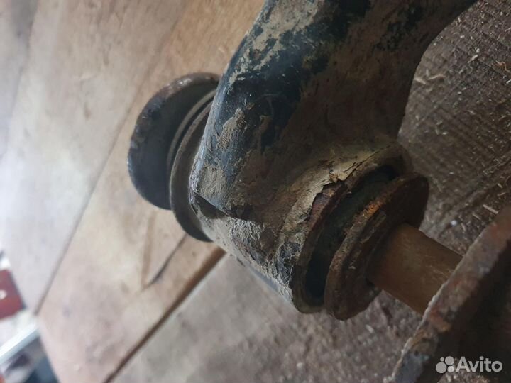 Б/У Б/У Рычаг передний нижний L TLC120 toyota Land