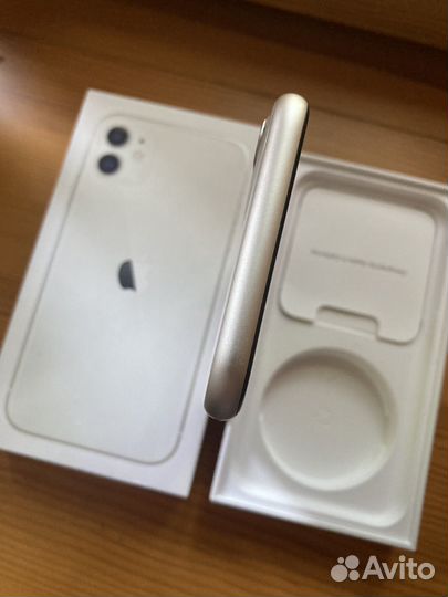 Телефон iPhone 11 64 гб