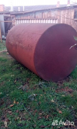 Продаю железную бочку