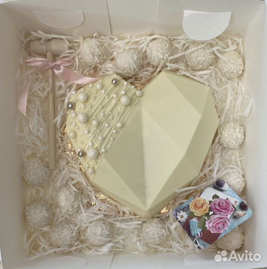 Пиньята из шоколада, подарок