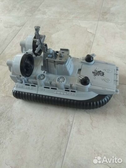 Катер-амфибия на воздушной подушке Кайман