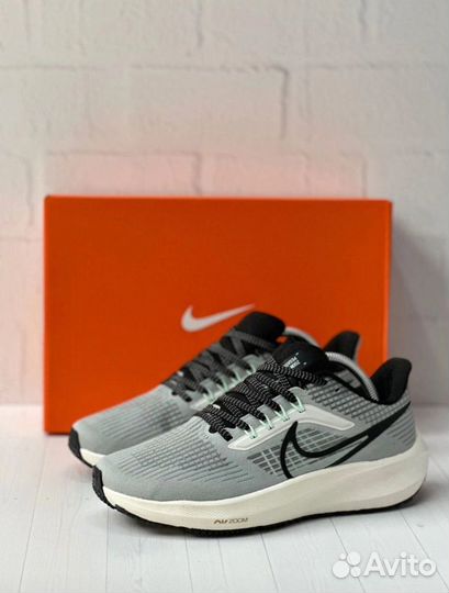 Nike zoomx structure 17 x