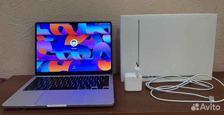 Macbook air M2 8/256