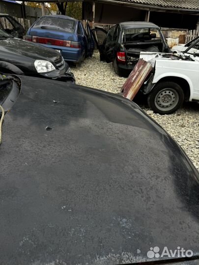 Капот на LADA priora