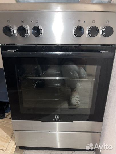 Плита электрическая electrolux