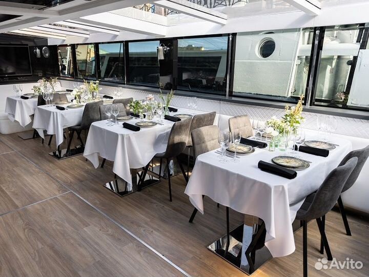 Аренда теплохода премиум-класса