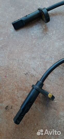 Датчик ABS передний Nissan X Trail T31