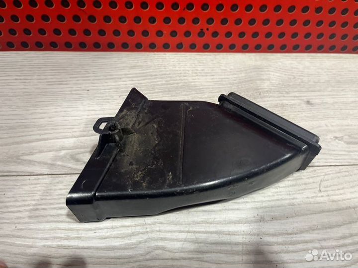 Пластик моторного отсека Bmw 5 G30 2018