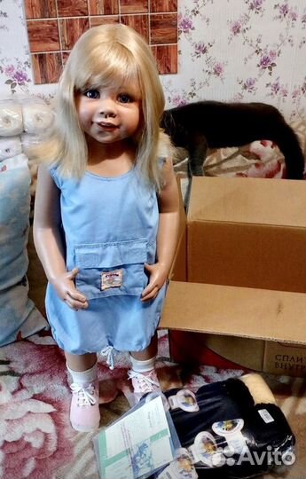 Коллекционная кукла Моники Левиниг