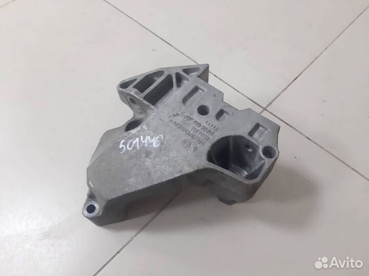 Кронштейн двигателя правый Seat Leon 1P1 2005-2013