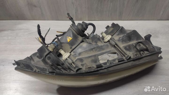 Фара правая опель омега б рестайлинг ксенон