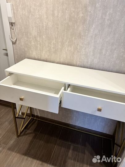 Туалетный столик