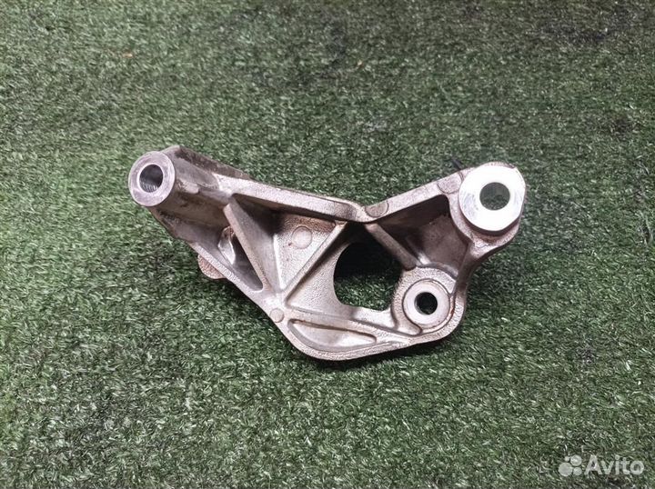 Кронштейн АКПП правый Audi Audi A8 4E 2002-2007