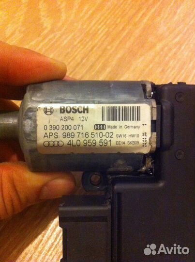 Моторчик люка audi Q7 2007 - 2015