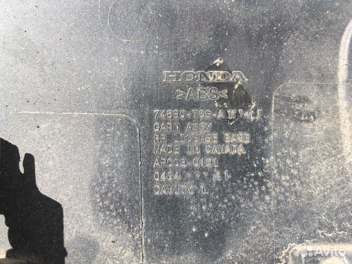 Накладка крышки багажника honda CR-V б/у царапины