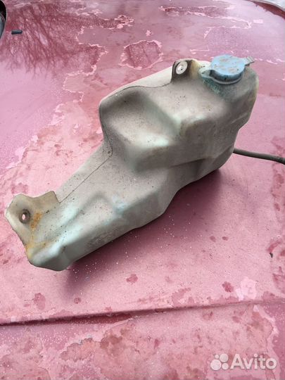 Бачек омывателя Ауди 80 Б3