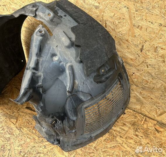 Подкрылок передний левый Audi Q8 1 поколениие