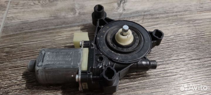 Мотор стеклоподъемника Шкода Октавия,Сиат лион