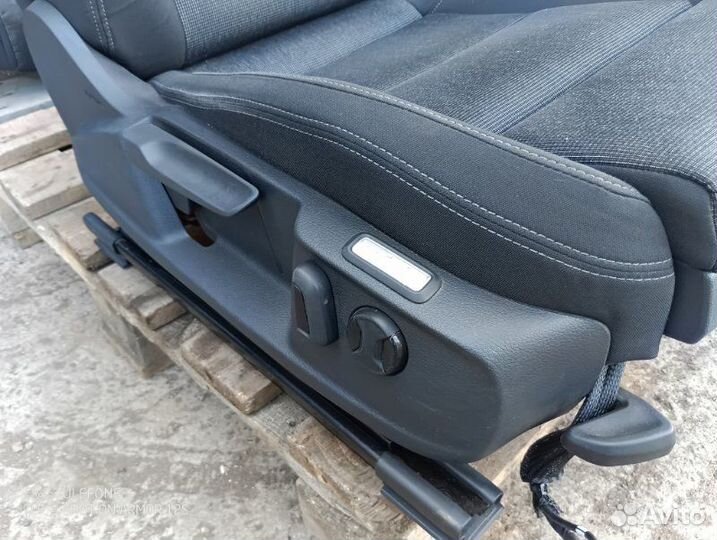 Сиденья комплект Volkswagen Passat B8 1.4 CZE 2015