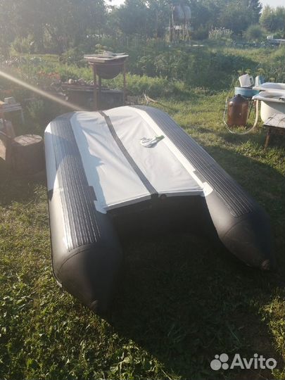 Продам лодку с мотором