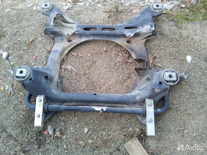 Подрамник передний Cayenne Q7 Touareg