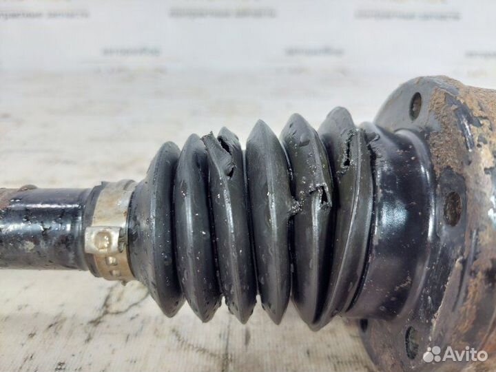 Привод передний левый Volkswagen Golf 4 1.6 AKL