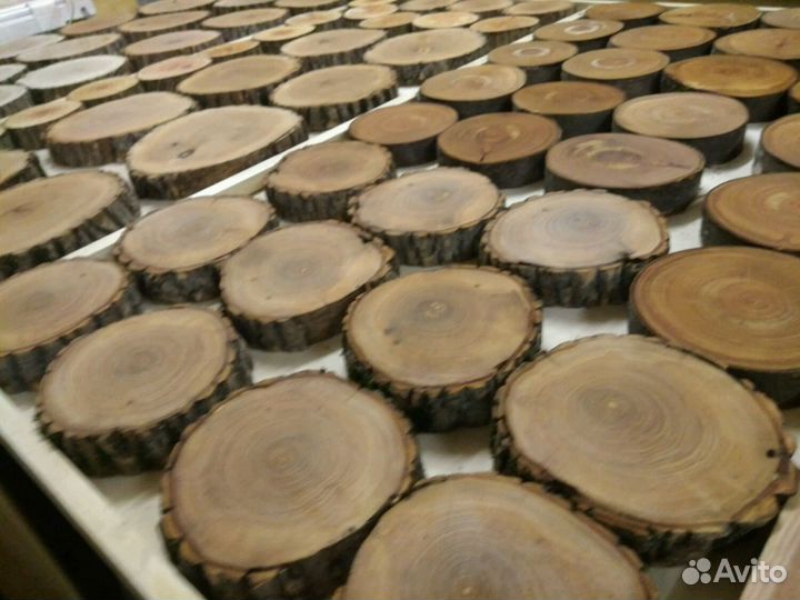 Слэб дерева и спилы