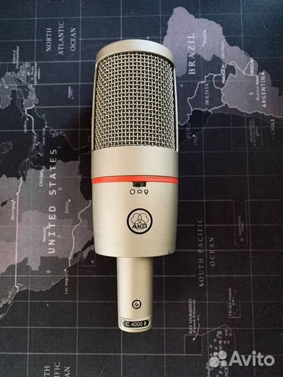 Студийный микрофон AKG C4000B