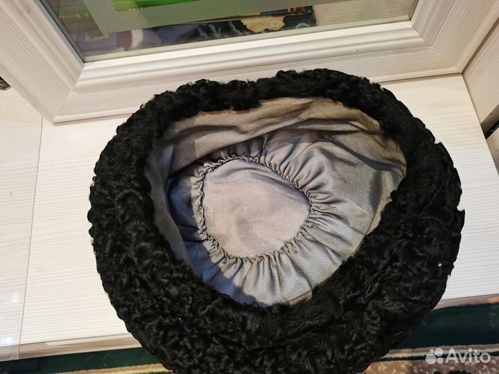 Шапка каракуль женская