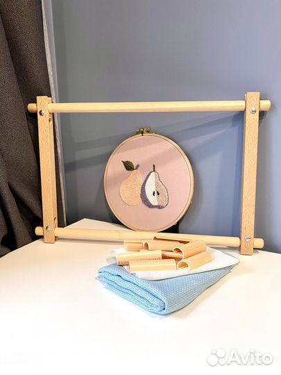 Деревянная рамка для вышивания с зажимами