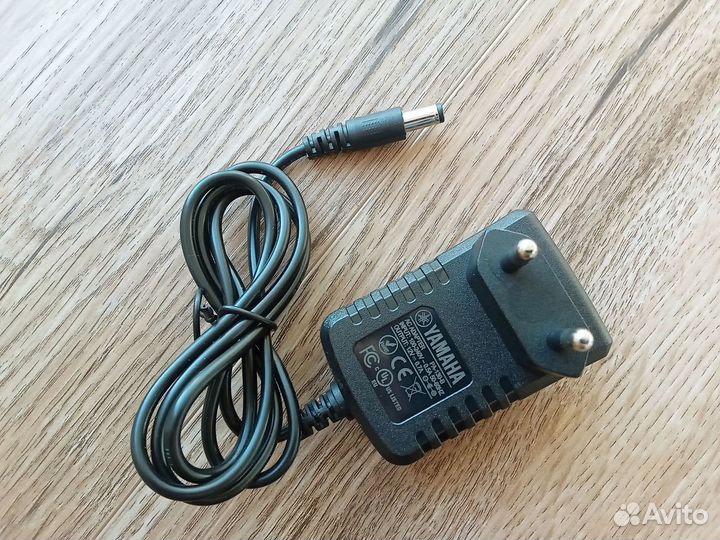 Блок питания для Yamaha PSR-F52 (PA-130)