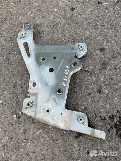 Кронштейн фары Porsche Cayenne 958 рестайлинг