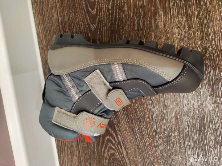 Лыжные ботинки размер 34