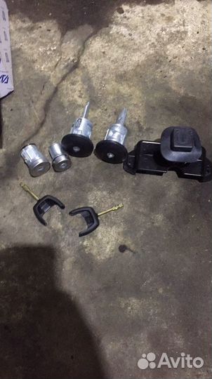 Комплект личинок Ford Transit