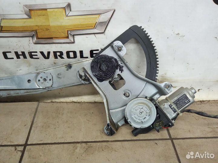 Стеклоподъемник передний левый Шевроле Авео Т250