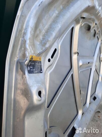 Volkswagen jetta 6 ориг капот после дтп под ремонт