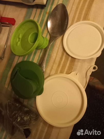 Крышки от стаканов tupperware