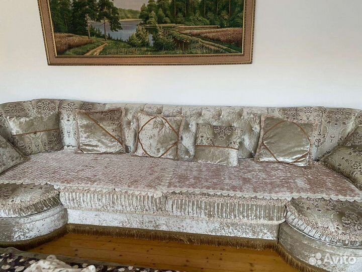 Диван