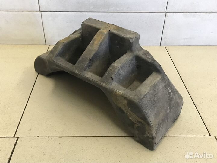 Накладка (кузов внутри) Hi Lux 2015