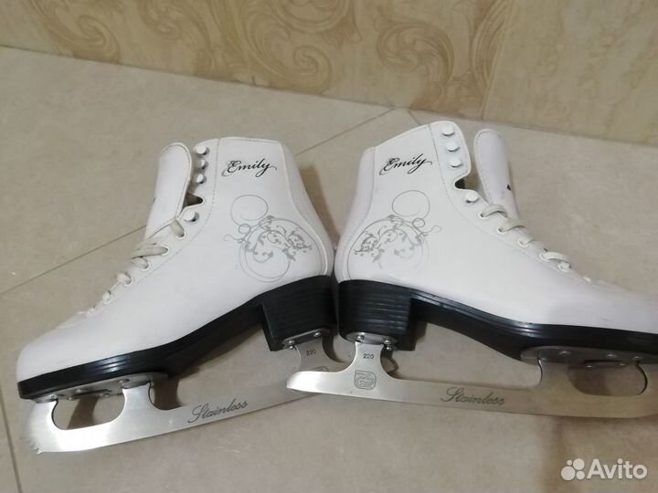 Коньки фигурные 36р