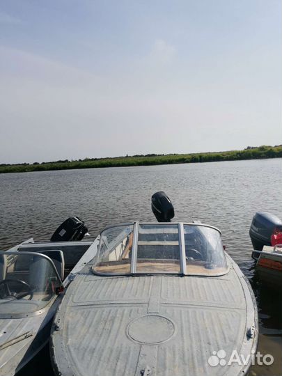 Лодка с мотором